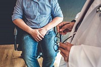 cistitis : inflamación e infección de la vejiga o de la parte inferior del tracto urinario, generalmente causada por bacterias.