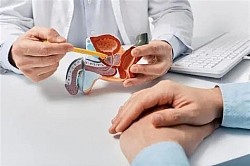 estenosis uretral :es un estrechamiento anormal de la uretra que puede causar problemas urinarios significativos y requiere atención médica para su diagnóstico y tratamiento.